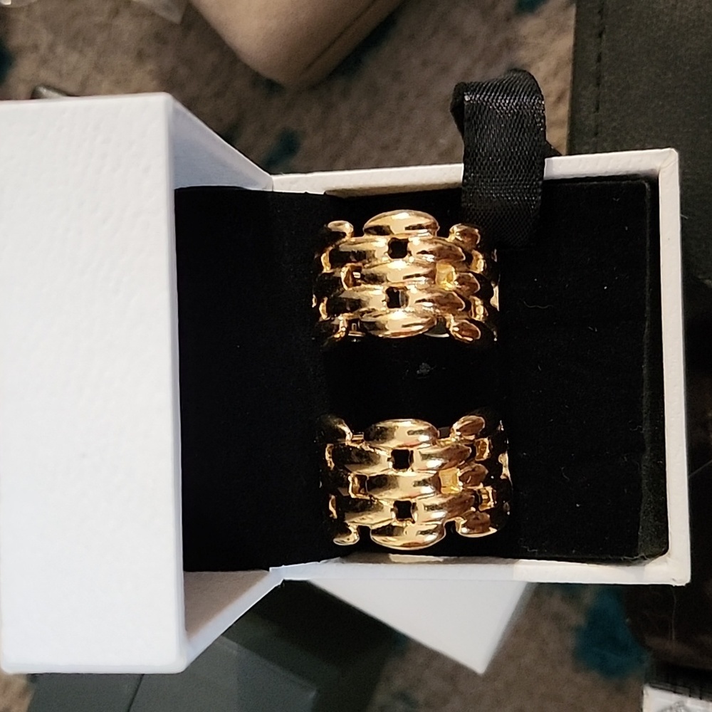 Christian Dior Vintage Signed Clip-on earrings